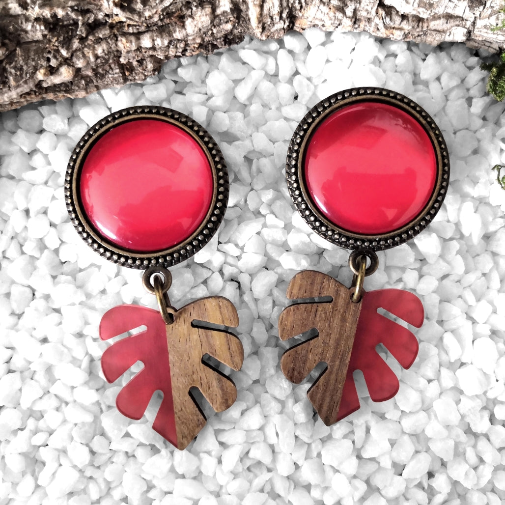 Big Red Monstera Plugs