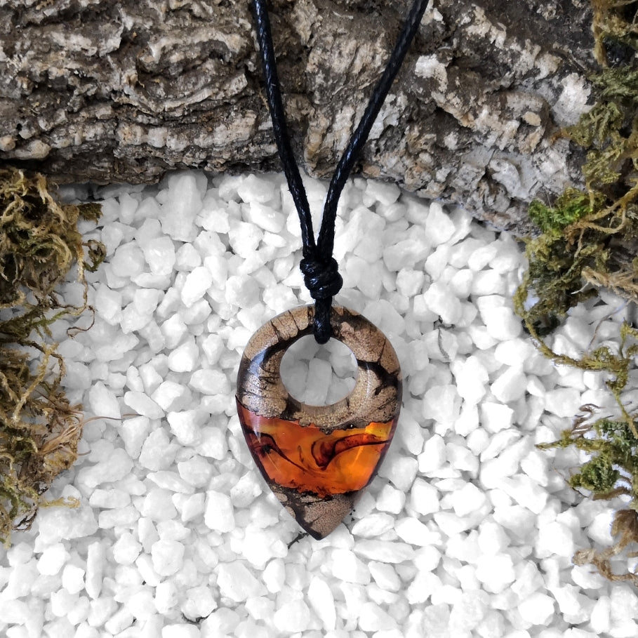 Wooden Flame Kette