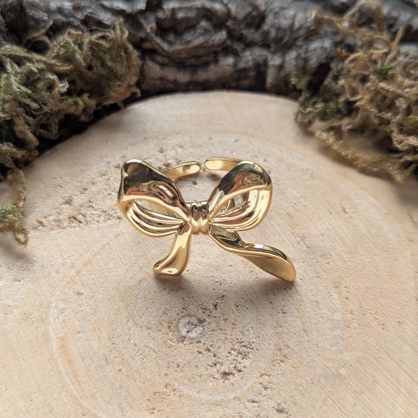 Golden Ribbon Ring