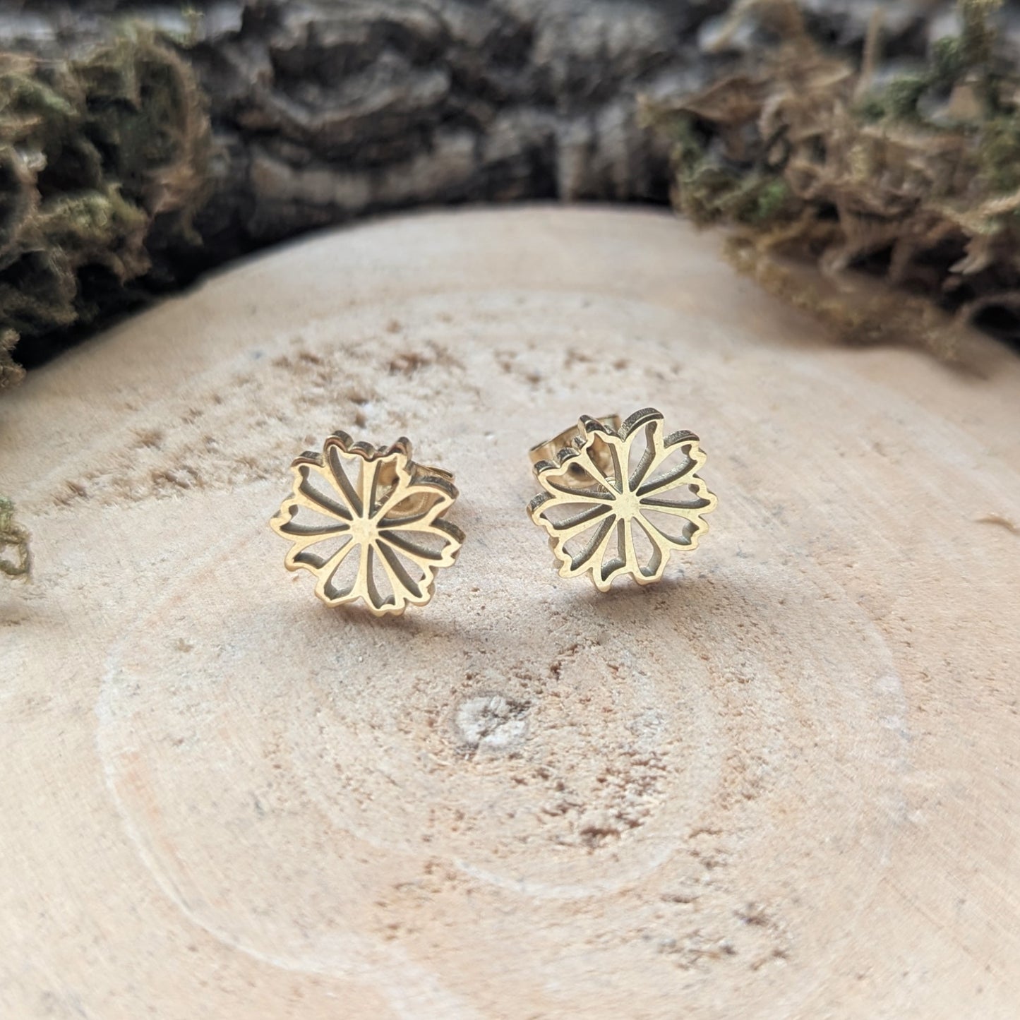 Golden Chrysantheme Ohrstecker