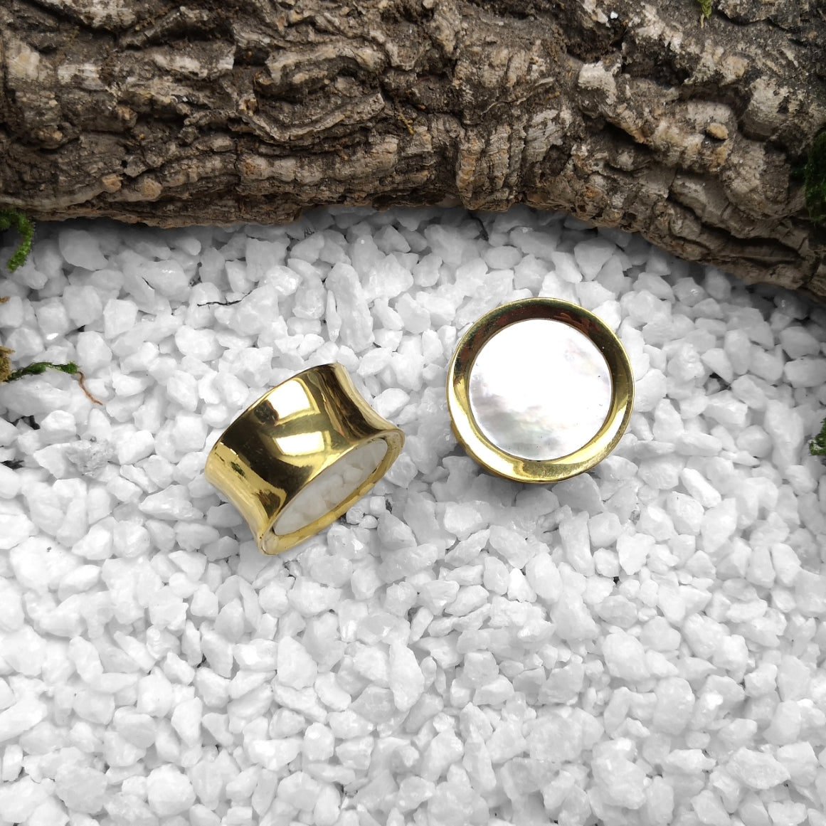 White Pearl Plugs