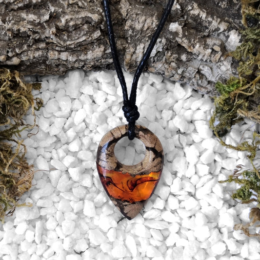 Wooden Flame Kette