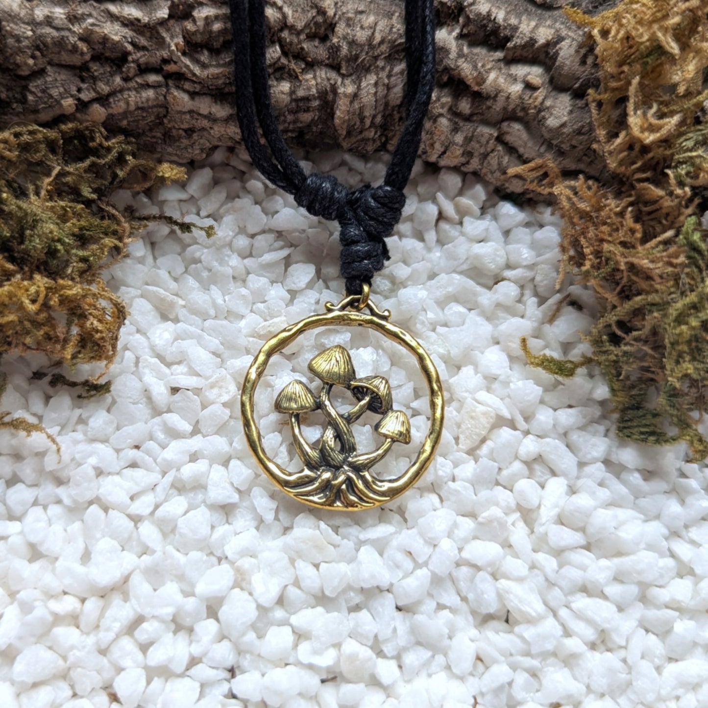Golden Mushroom Kette