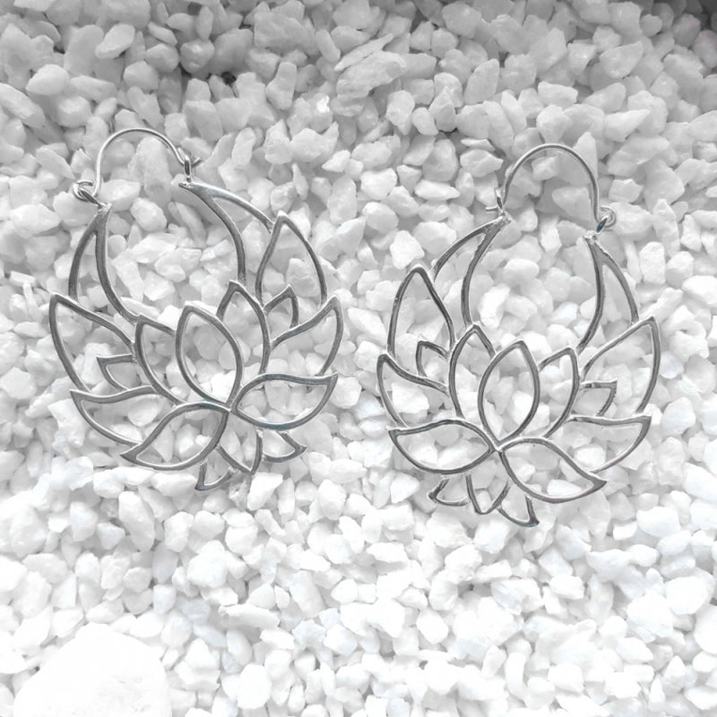 Silver Lotus Flower Ohrringe